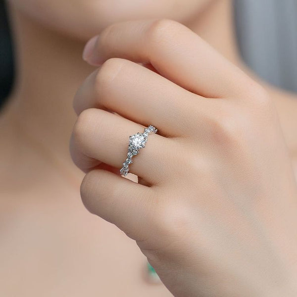 English Available - RADIANN moissanite fine jewelry | モアサナイトファインジュエリー