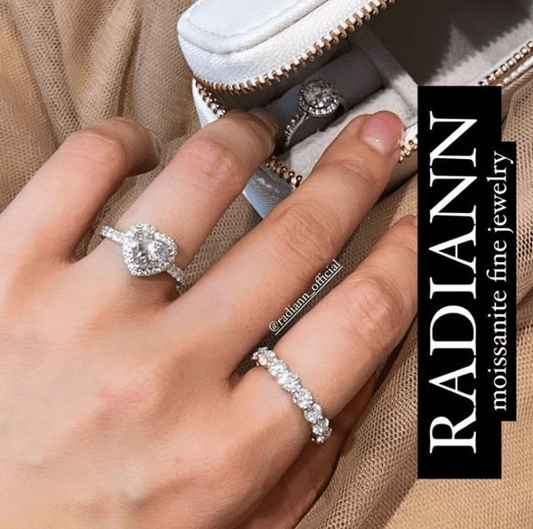 ジュエリーを着ける それぞれの指が持つ意味がある - RADIANN moissanite fine jewelry | モアサナイトファインジュエリー