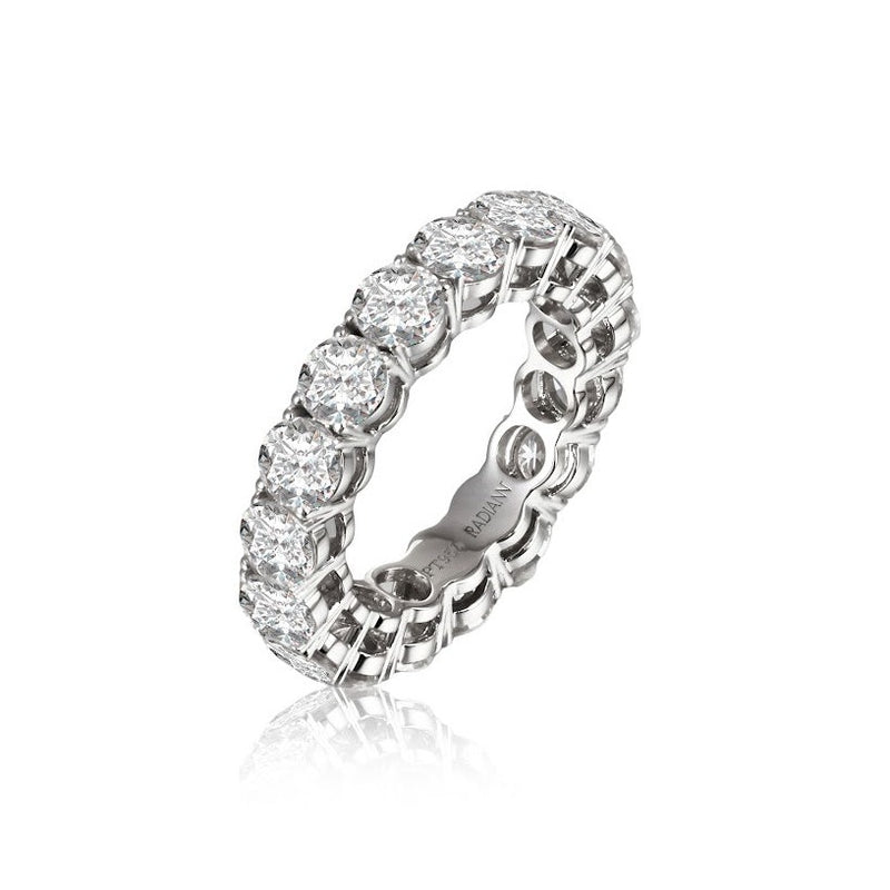 <transcy>Emerald Cut Full Eternity Band</transcy>