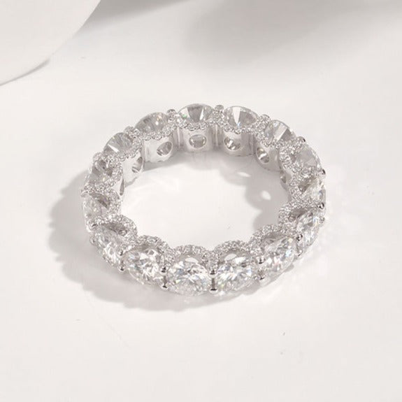 <transcy>Emerald Cut Full Eternity Band</transcy>