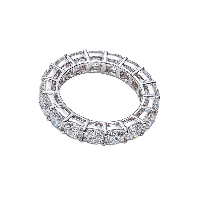 <transcy>Emerald Cut Full Eternity Band</transcy>