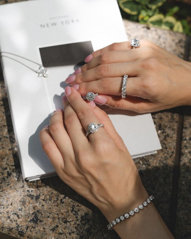 <transcy>Emerald Cut Full Eternity Band</transcy>