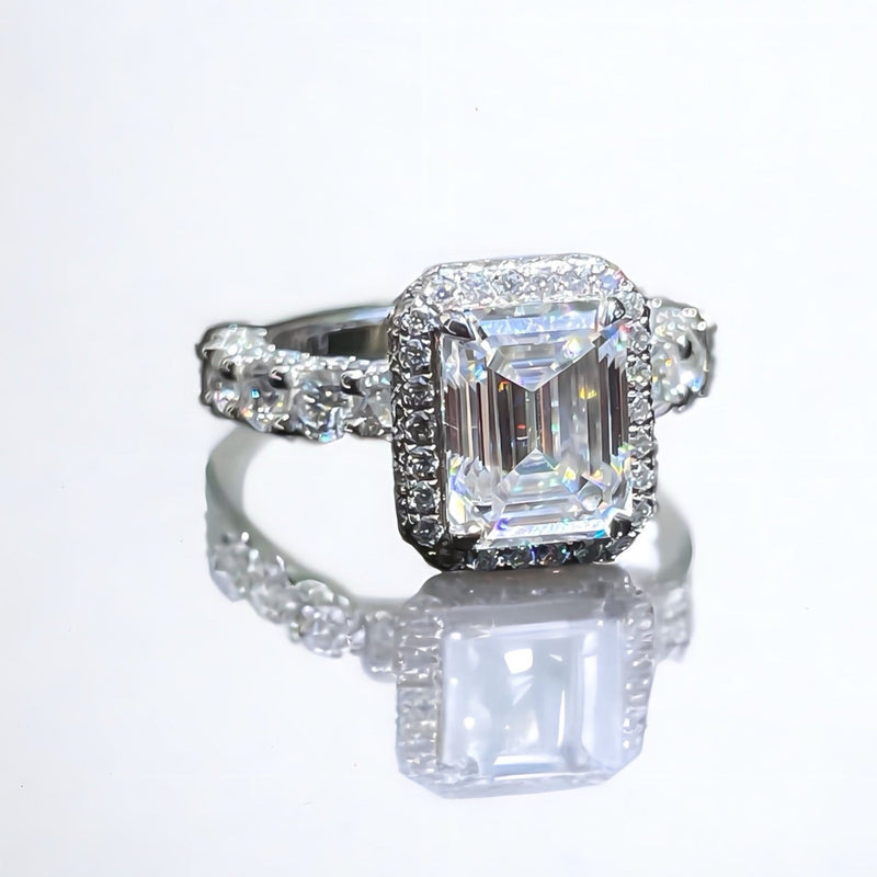 <transcy>Emerald Cut Full Eternity Band</transcy>