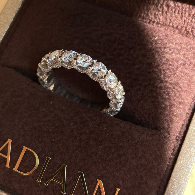 <transcy>Emerald Cut Full Eternity Band</transcy>