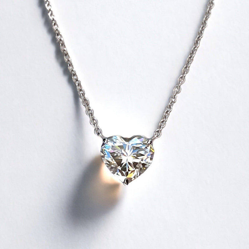 1ct】華やか 斜め ハート デザイン モアサナイト ネックレス