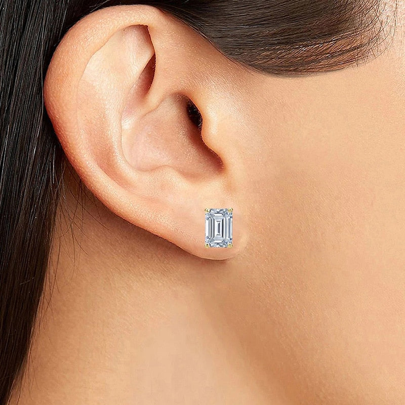 <tc>Halo Emerald Cut 1.0 Carat Stud Earrings</tc>