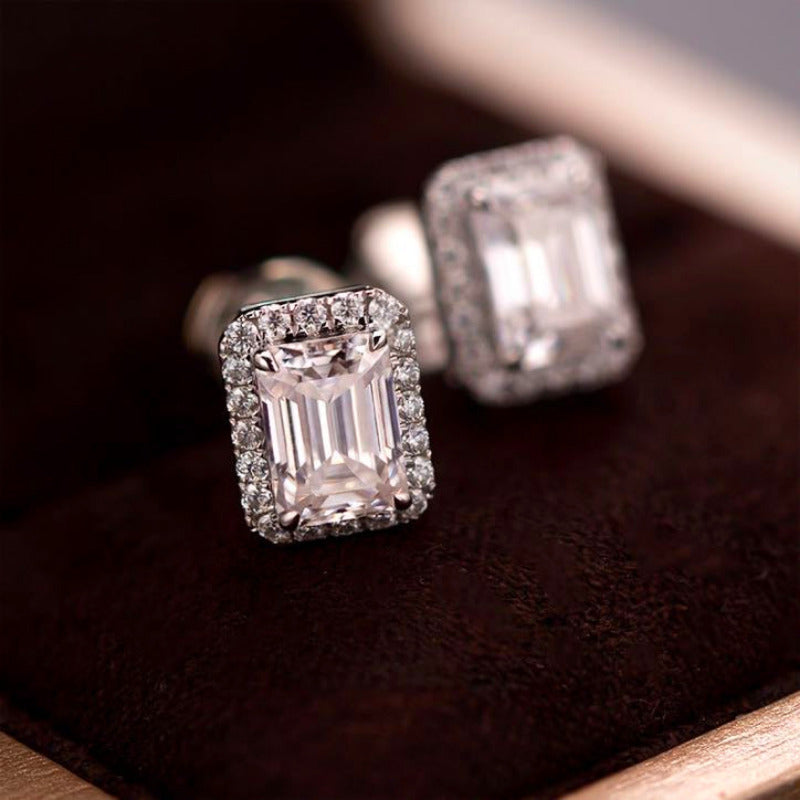 <tc>Halo Emerald Cut 1.0 Carat Stud Earrings</tc>