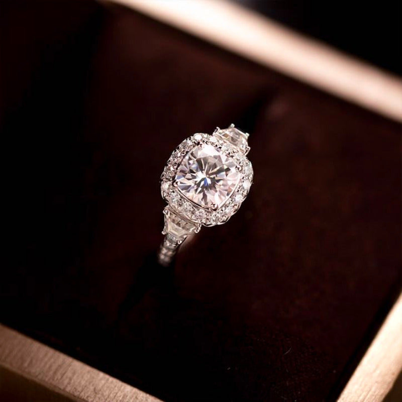 <tc>Cushion Cut Halo Ring with Tapered Baguette Side Stones</tc>