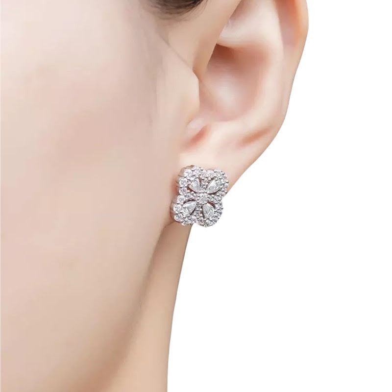 <transcy>Pear Shape Round Cut Total 3.9Carat Flower Earrings</transcy>