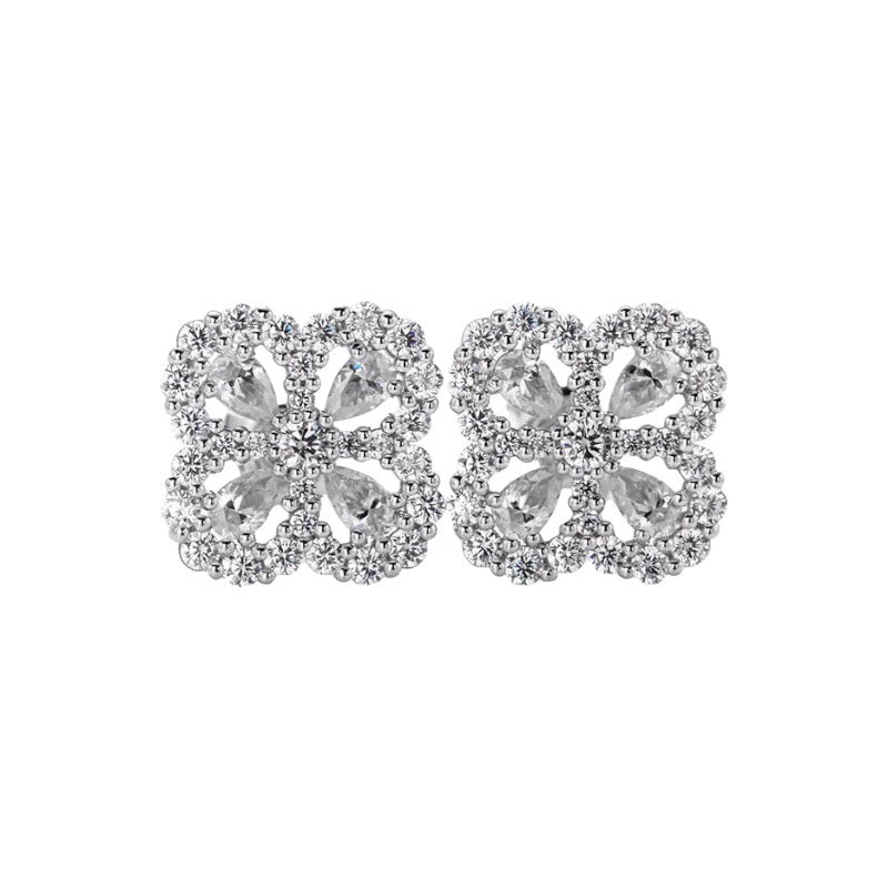 <transcy>Pear Shape Round Cut Total 3.9Carat Flower Earrings</transcy>