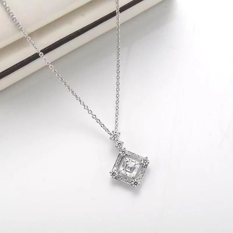 Royal Asher Cut Total 1ct Necklace