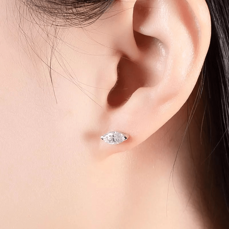 マーキース カットスタッドピアス - RADIANN moissanite fine jewelry | モアサナイトファインジュエリーピアスマーキース カットスタッドピアス